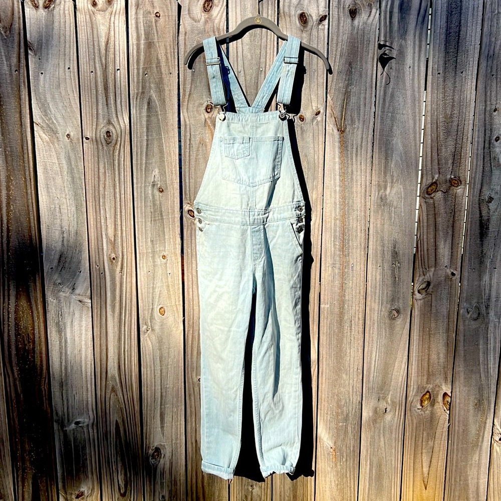🧶🧶🧶 HOLLISTER OVERALLS SIZE SMALL LIGHT BLUE WASH EUC 🧶🧶🧶